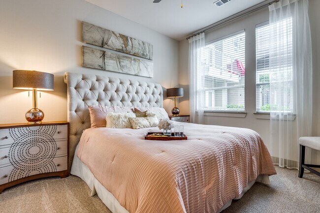 Building Photo - Ask About Our Multiple Specials – You Could Save Big!