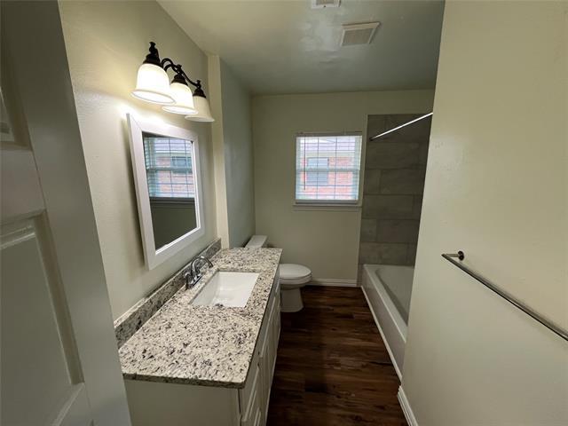 Building Photo - 2214 Mockingbird Ln