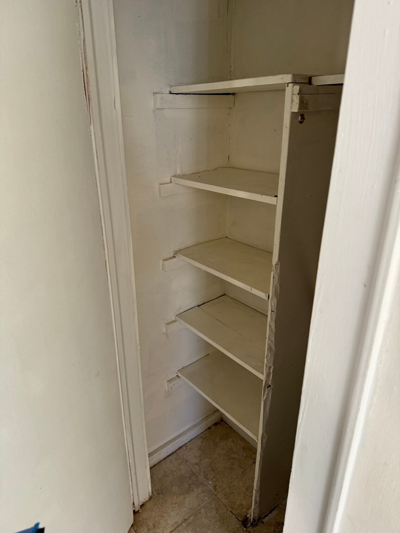 1 bedroom $1200 - 27 Hillside Ave