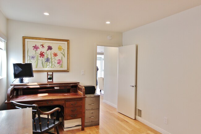 Building Photo - 7328 VISTA DEL MAR Ln