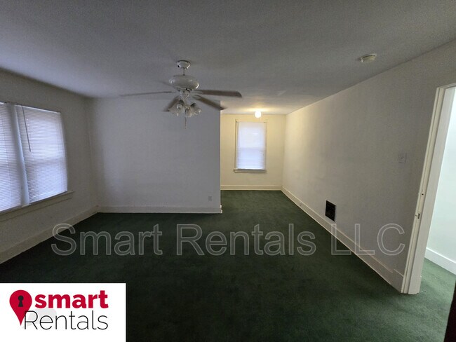 Building Photo - 2311 S Big Bend Blvd