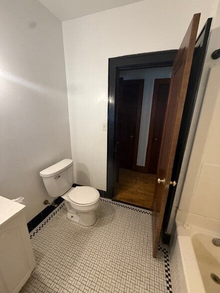 Building Photo - 1203 E Brady St