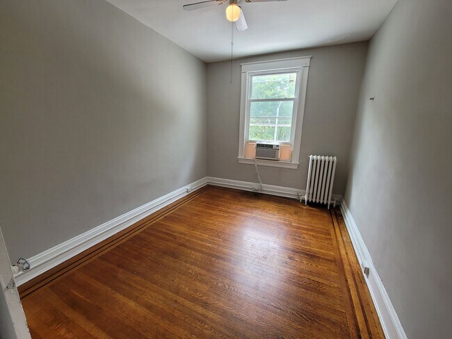 Building Photo - 308 E 33rd St