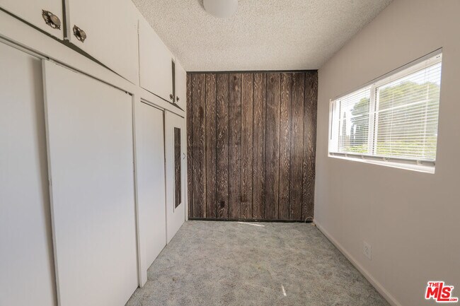 Building Photo - 6220 Etiwanda Ave