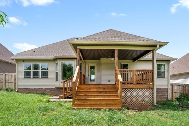 Building Photo - 3 Bedroom 2 Bath Home For Rent Near Post!