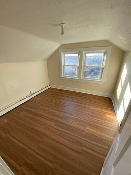 Building Photo - 5 Lynch St