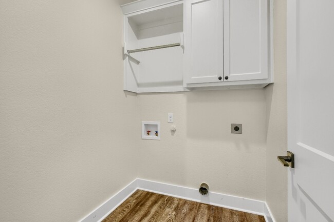 Building Photo - 412 Carneros Dr