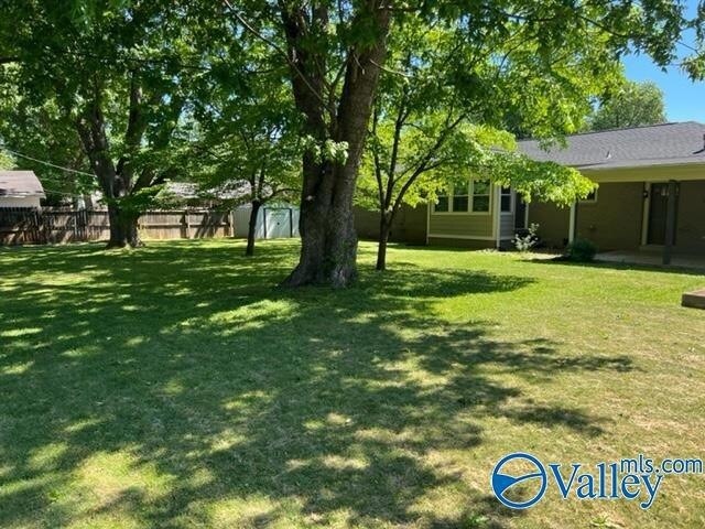 Building Photo - 713 Giles Dr NE
