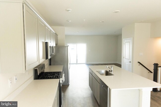 Building Photo - 10630 Meridian Hill Way