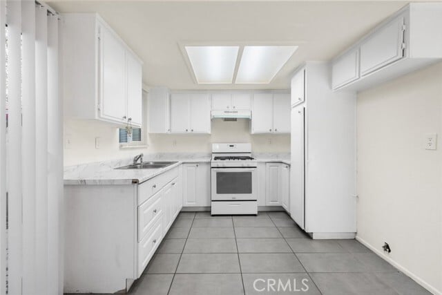 Building Photo - 324 E Ave Q7