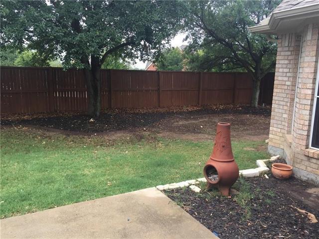 Building Photo - 1004 Royal Oaks Dr