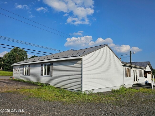 Building Photo - 341 N Market St