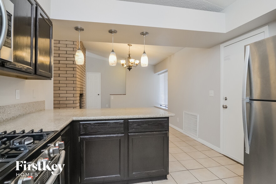 Building Photo - 801 Anchor Dr