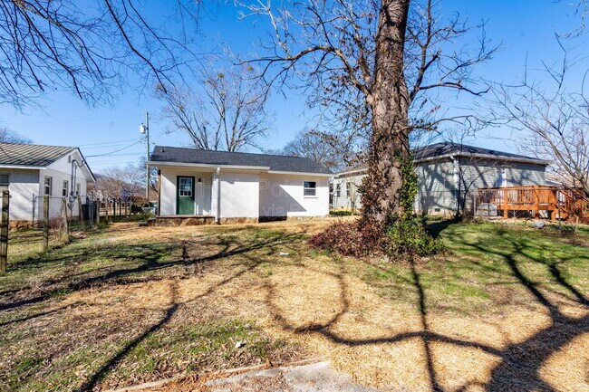 Building Photo - 3312 Tarlton Ave