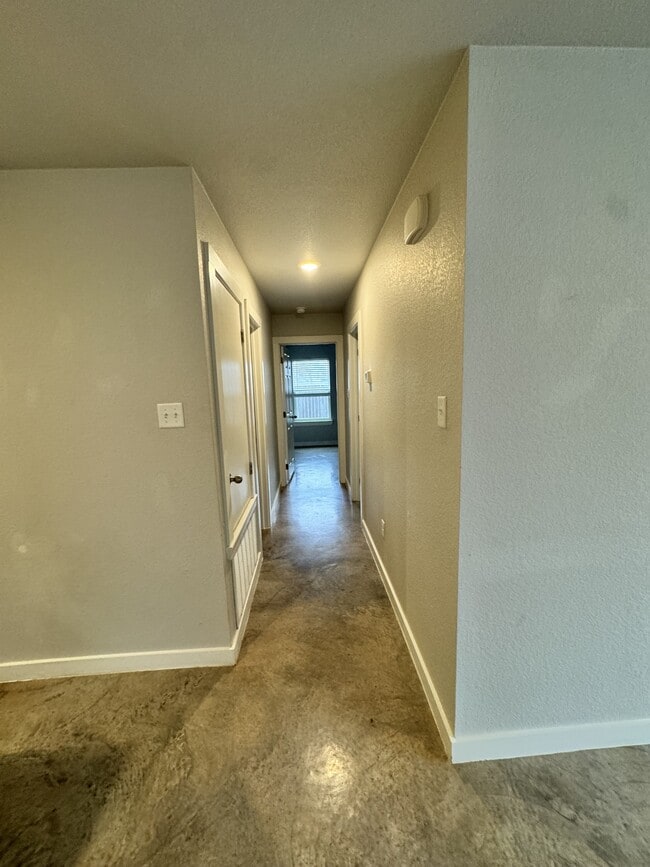 Building Photo - 1415 Shoshoni Trail