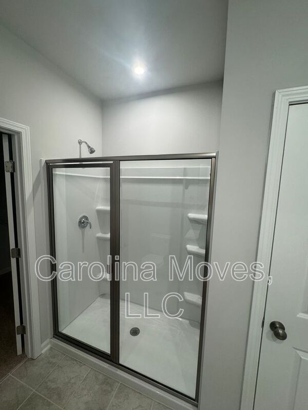 Building Photo - 409 Mariene Dr