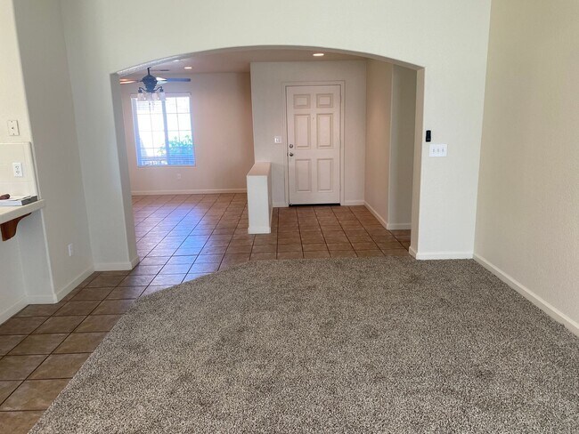 Building Photo - *** MOVE IN SPECIAL - $500.00 OFF FIRST MONTHS RENT***