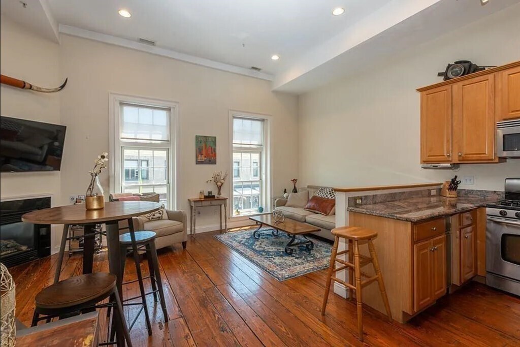 Building Photo - 141 Washington St