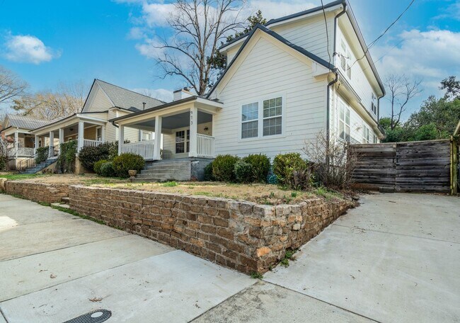 Building Photo - Newly Updated 4/3 in Howell Station w/ Ful...