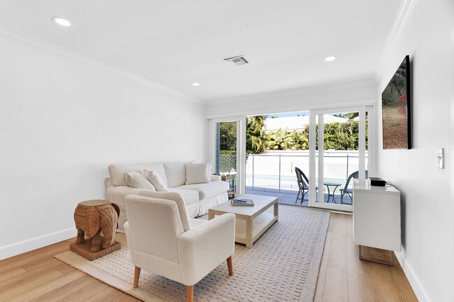 Building Photo - 211 Miraflores Dr