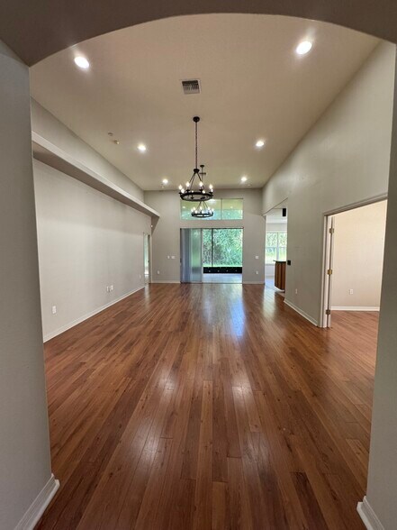 Living room - 2112 Bunker View Ct