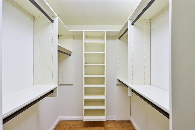 Building Photo - 575 Esplanade