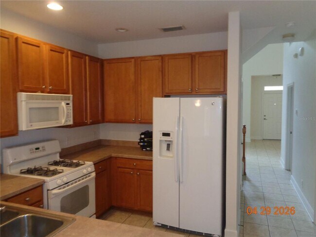 Building Photo - 210 Woodhouse Ln