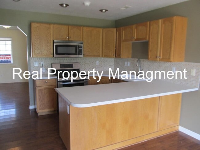 Building Photo - A Great 2 Bed, 1.5 Bath Town Home in Logan...