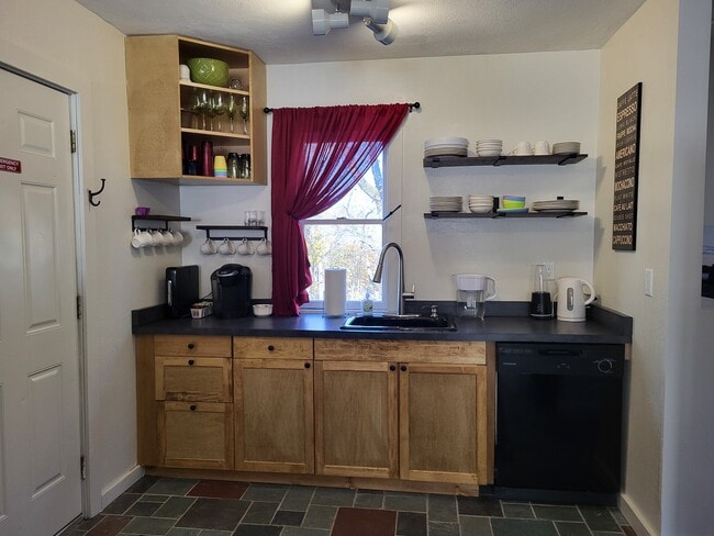 Building Photo - 30 Main St