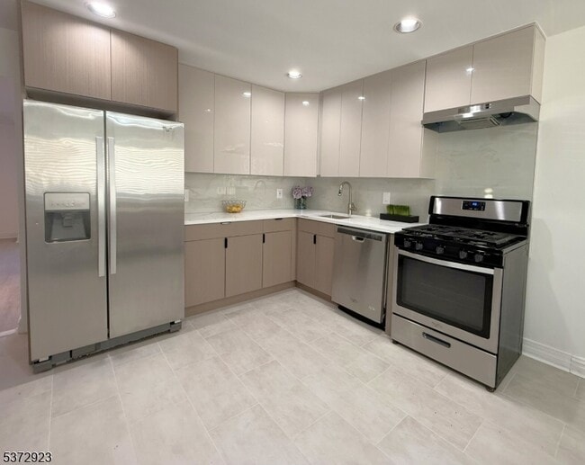 Building Photo - 38 Park St