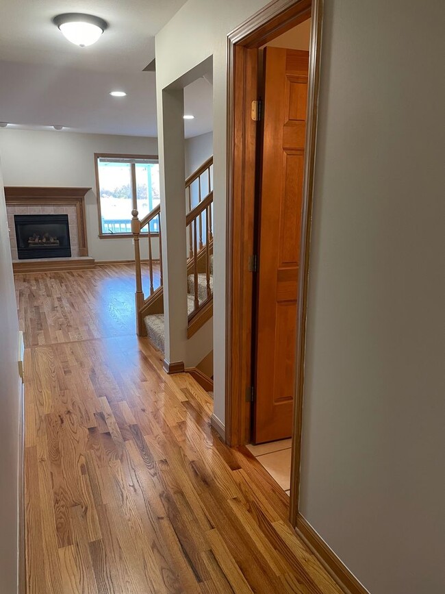 Building Photo - Waterfront! 3 Bedroom, 2 Bath Condo- Erie Village, East Syracuse