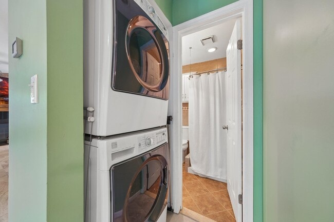 Building Photo - 212 Westchester Ct