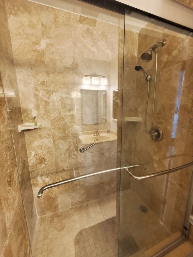 Building Photo - Waterfront 1 bedroom 1.5 bath 2nd story co...