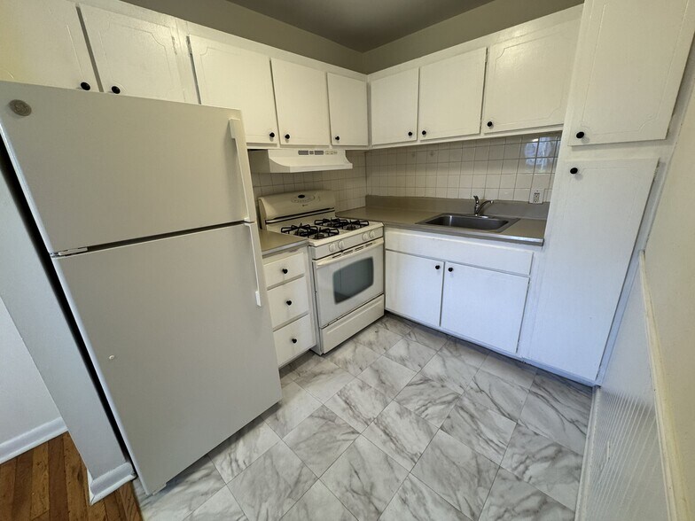 Building Photo - 56 Myrtle Ave