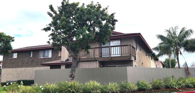 Building Photo - 3049 Jeffrey Dr