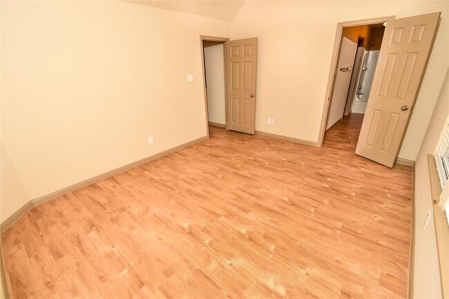 Building Photo - 2431 W Werrington Way
