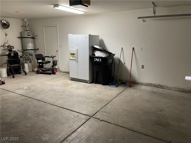 Building Photo - 2413 Cliffwood Dr