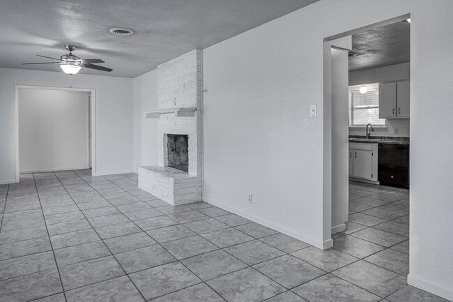 Building Photo - 243 Elizabeth Dr