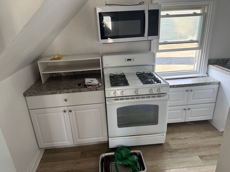 Primary Photo - 2606 Wycliffe Rd