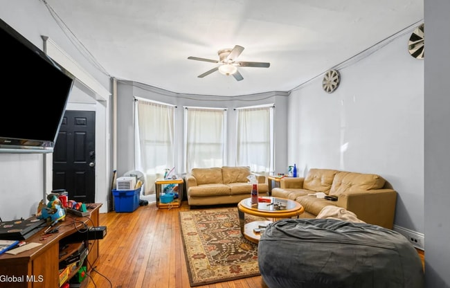 Building Photo - 569 Washington Ave