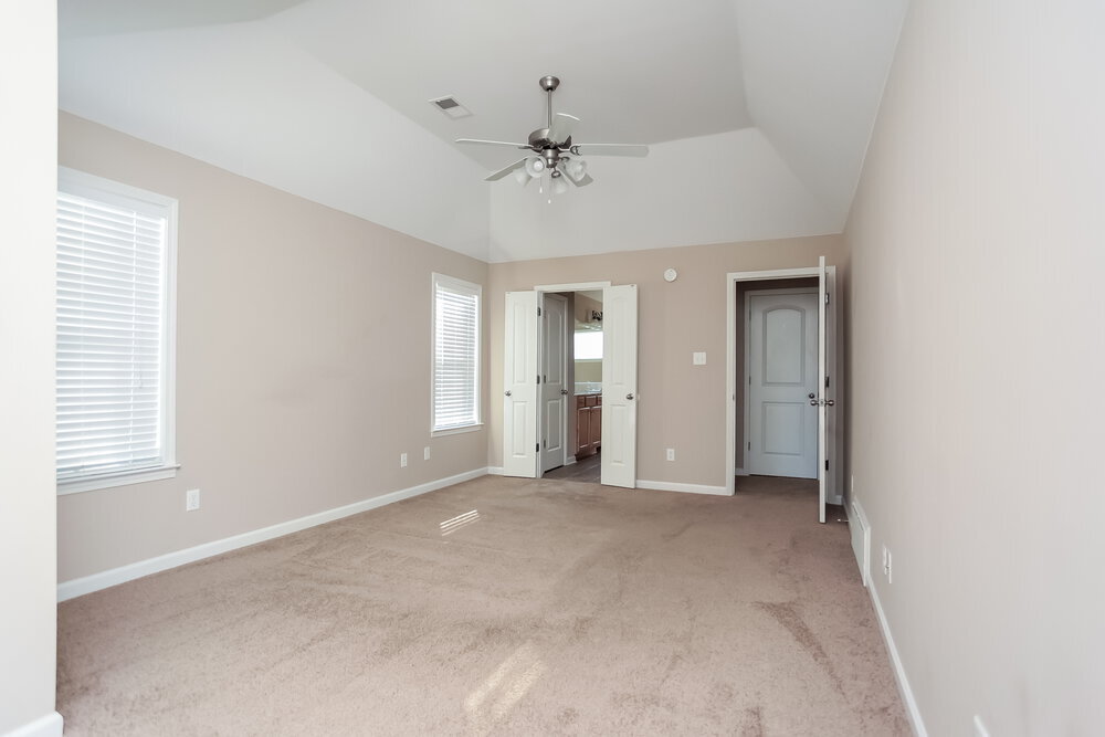 Building Photo - 5837 Stonewall Dr