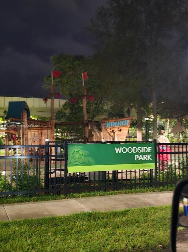 Building Photo - 3475 SW 1st Ave