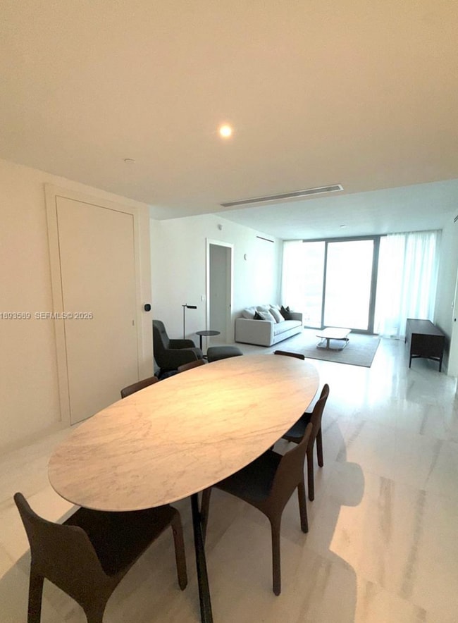 Building Photo - 300 Biscayne Boulevard Way