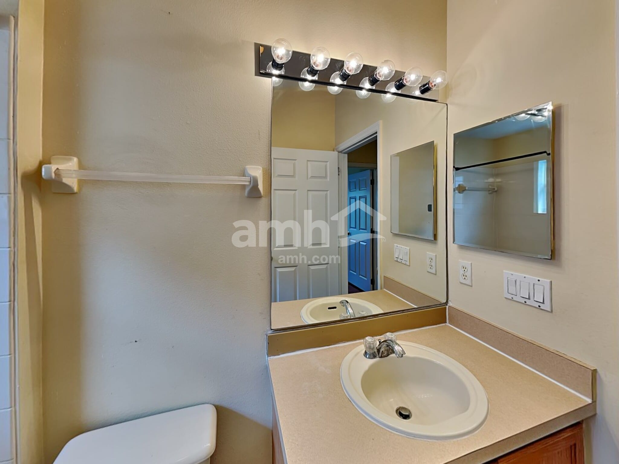 Building Photo - 1042 Raining Meadows Ln