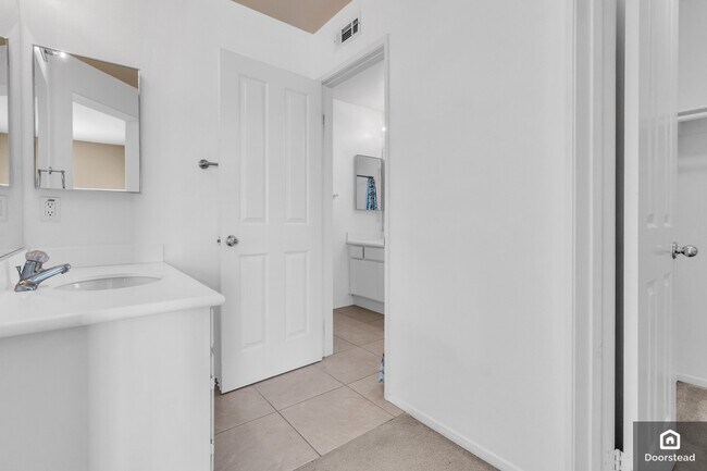 Building Photo - 30958 Mashie Way