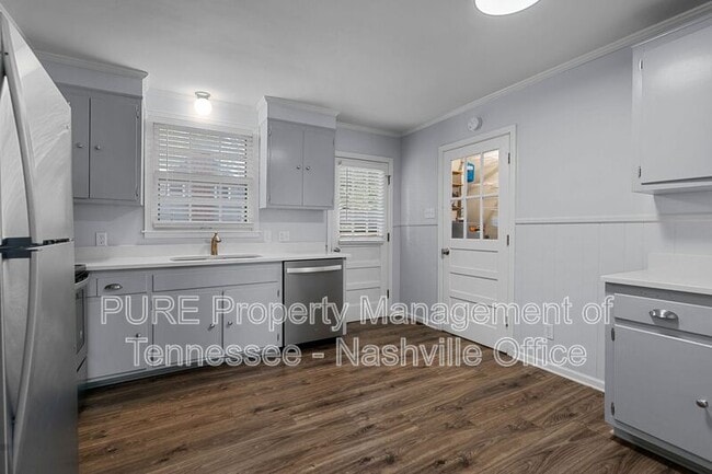 Building Photo - 1001 Glendale Ln