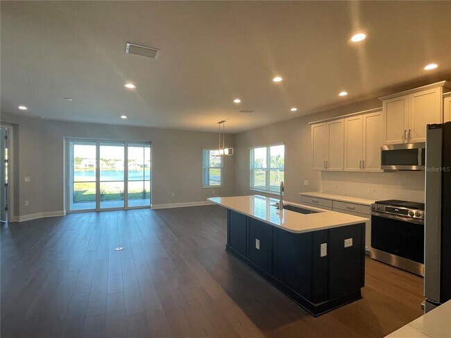 Building Photo - 6408 Wekiwa St