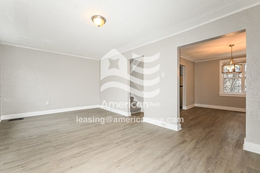 Building Photo - 1221 McNeilly Ave