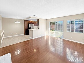 Building Photo - Beautiful 2B 2.5BA Townhouse in El Cajon!