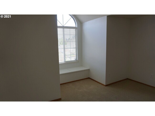 Building Photo - Charming 3-Bedroom Home with Covered Patio...